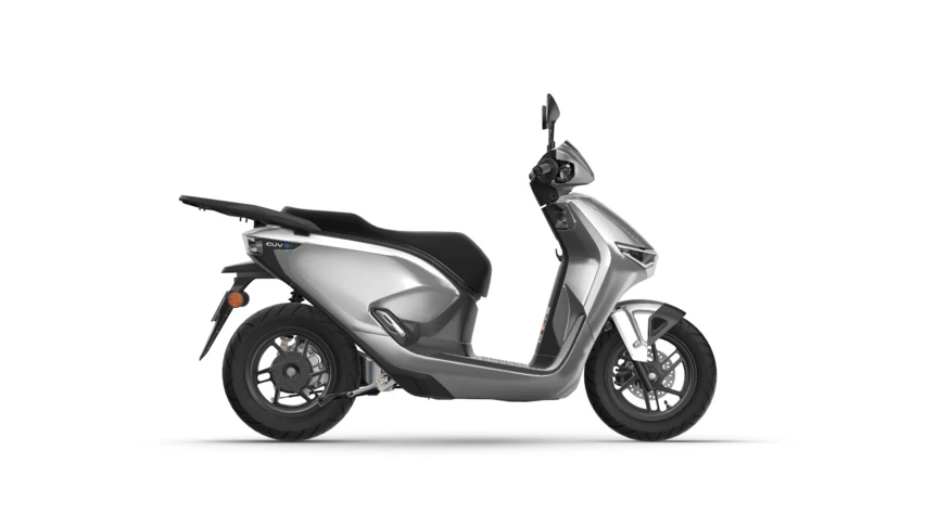 CUV e: Connected 2025