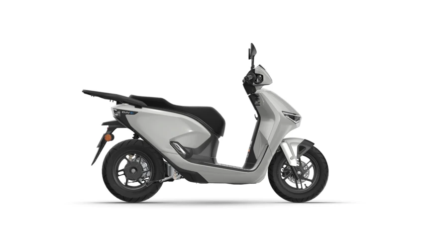 CUV e: Connected 2025