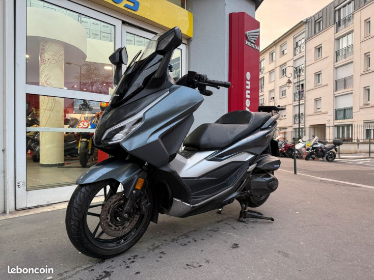 Honda Forza 350 A2 - 12 207 KM - 01/2024 - LA GARENNE COLOMBES
