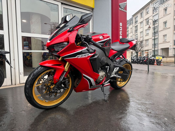 Honda CBR 1000 RR-R FIREBLADE - 39 038 KM - 03/2017 - LA GARENNE COLOMBES