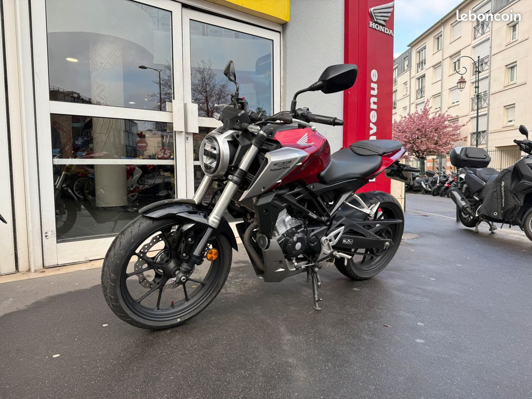 Honda CB 125 R - 12 807 KM - 05/2018 NATIONAL MOTOS  LA GARENNE COLOMBES 
